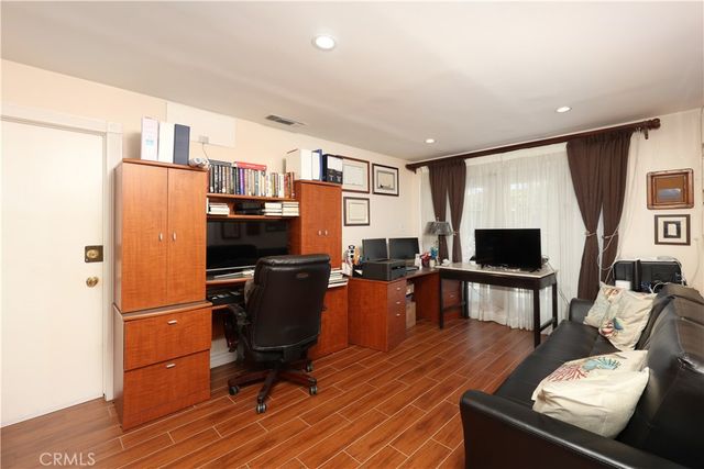10011 Wiley Burke, Downey, CA 90240