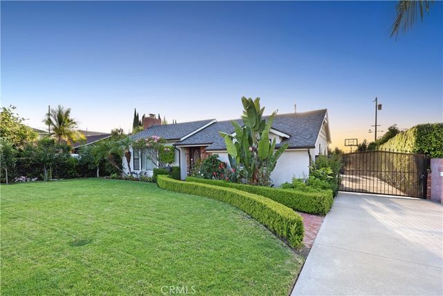 10011 Wiley Burke, Downey, CA 90240