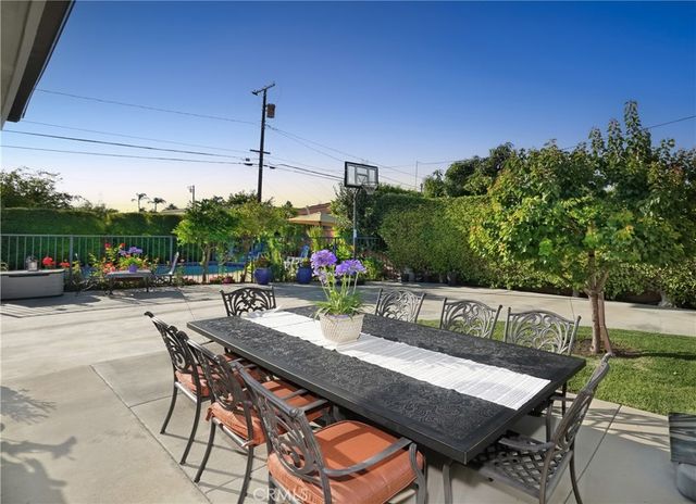 10011 Wiley Burke, Downey, CA 90240