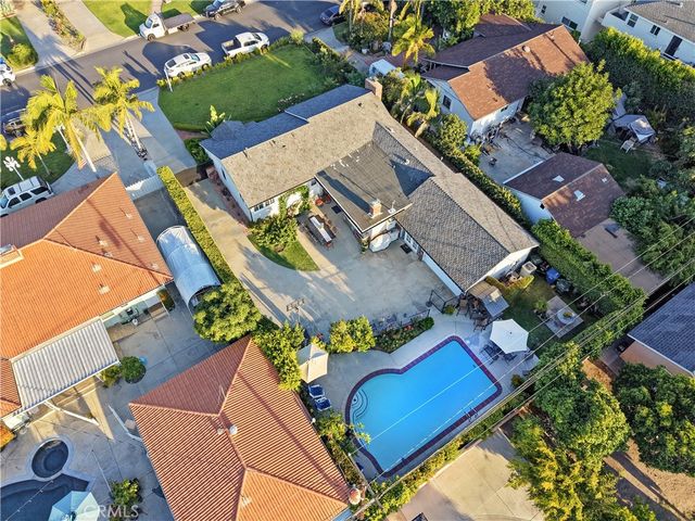 10011 Wiley Burke, Downey, CA 90240