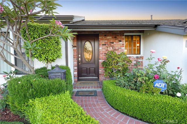 10011 Wiley Burke, Downey, CA 90240