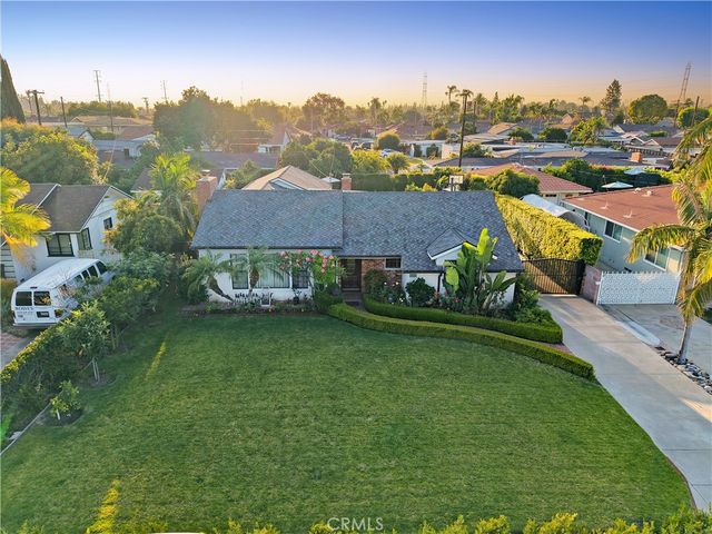 10011 Wiley Burke, Downey, CA 90240