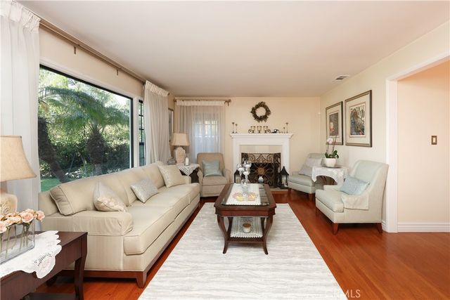 10011 Wiley Burke, Downey, CA 90240