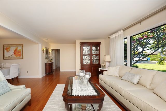 10011 Wiley Burke, Downey, CA 90240
