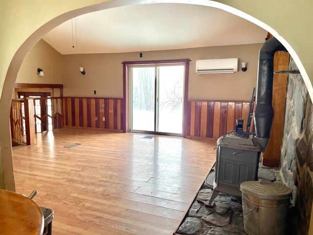 1422 Cabot Road, Woodbury, VT 05681