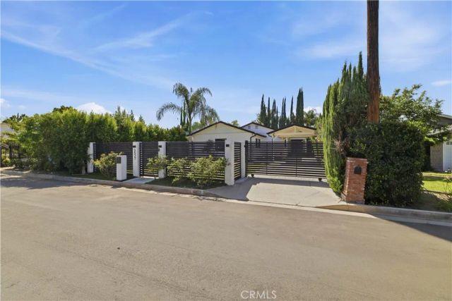 5527 Beckford Avenue, Tarzana, CA 91356
