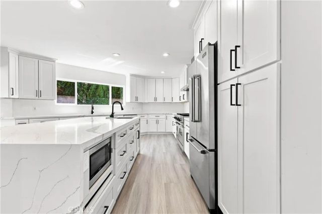 5527 Beckford Avenue, Tarzana, CA 91356
