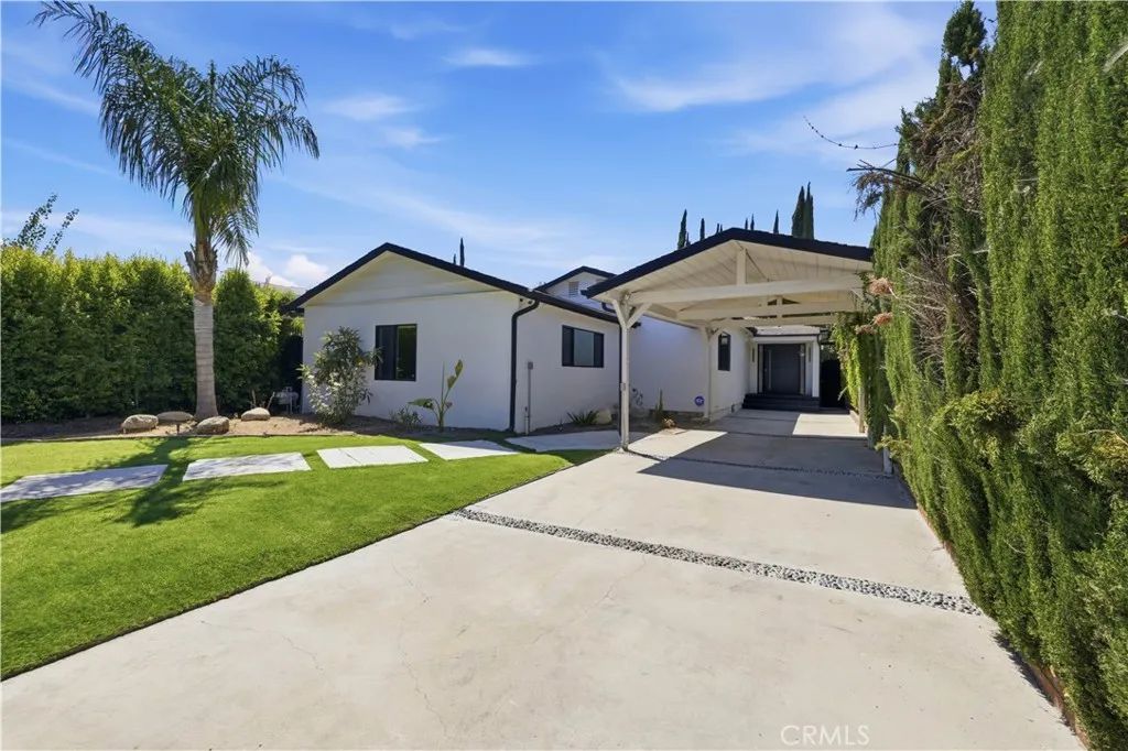 5527 Beckford Avenue, Tarzana, CA 91356
