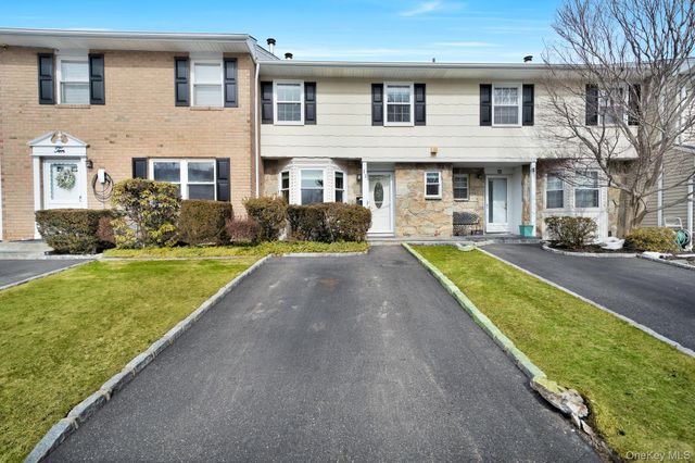 11 Manors Drive, Jericho, NY 11753