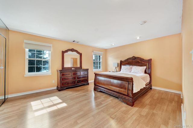 11 Manors Drive, Jericho, NY 11753