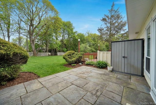 11 Manors Drive, Jericho, NY 11753