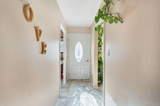 11 Manors Drive, Jericho, NY 11753