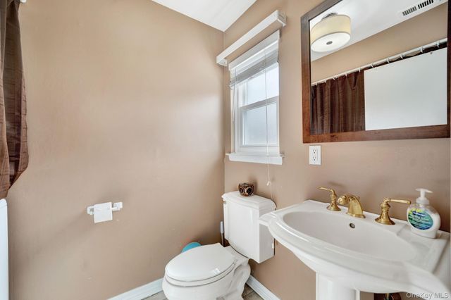 11 Manors Drive, Jericho, NY 11753