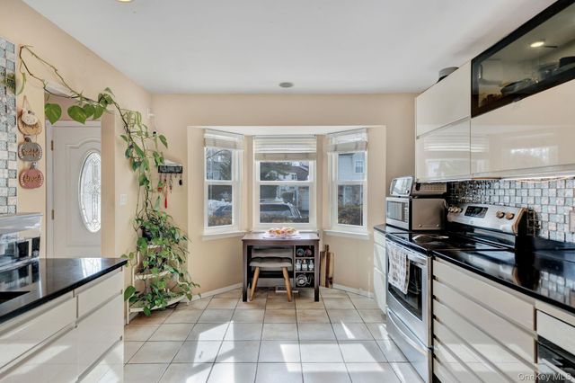 11 Manors Drive, Jericho, NY 11753