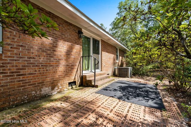 1 Golfview Court, Calabash, NC 28467