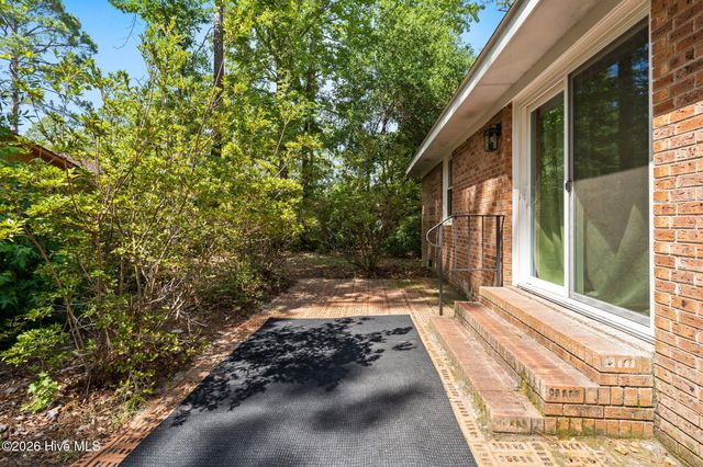 1 Golfview Court, Calabash, NC 28467