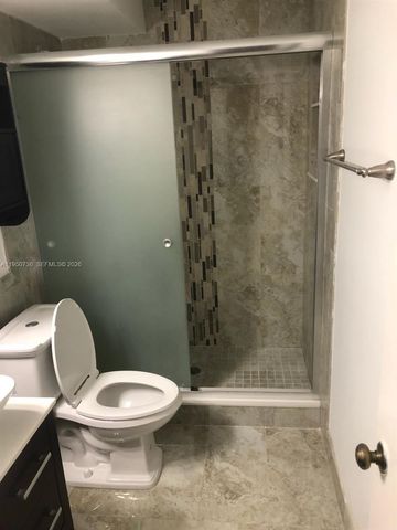 300 Gardens Dr 104, Pompano Beach, FL 33069