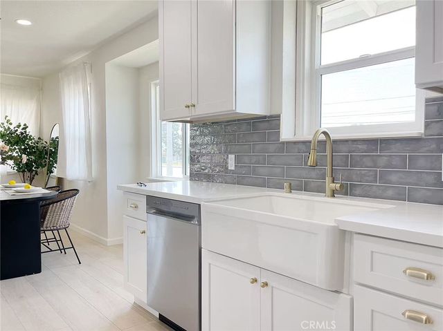 877 W Edna, Covina, CA 91722