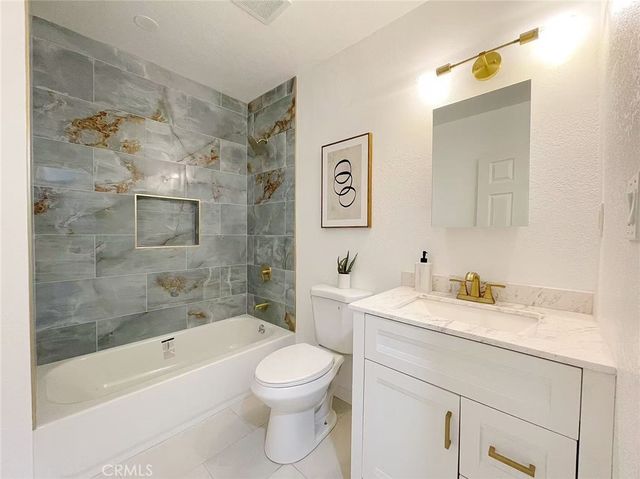877 W Edna, Covina, CA 91722