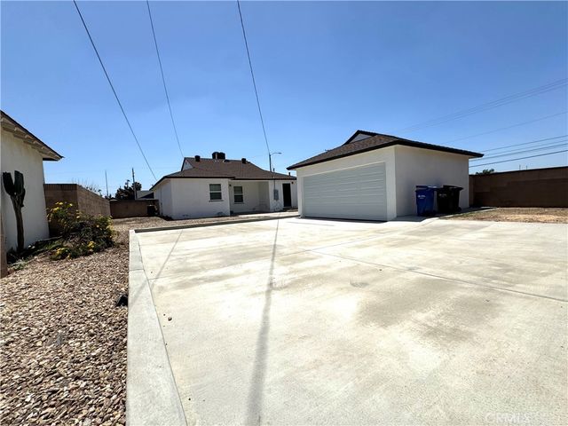 877 W Edna, Covina, CA 91722