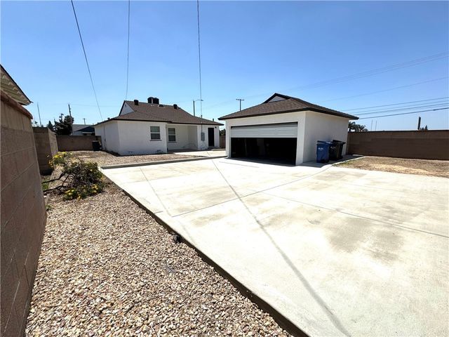 877 W Edna, Covina, CA 91722