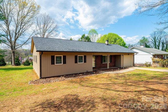 4367 Vine Arbor Drive, Hickory, NC 28602