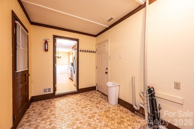 4367 Vine Arbor Drive, Hickory, NC 28602