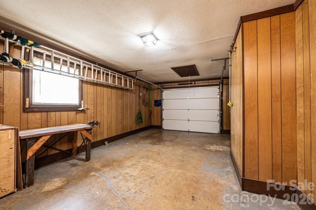 4367 Vine Arbor Drive, Hickory, NC 28602