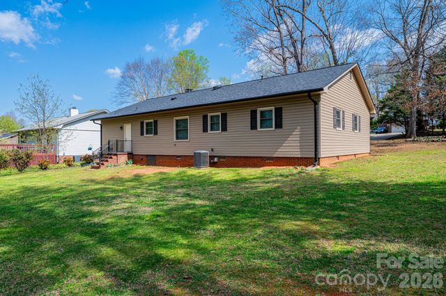 4367 Vine Arbor Drive, Hickory, NC 28602