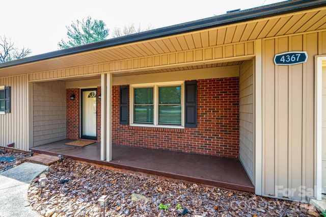 4367 Vine Arbor Drive, Hickory, NC 28602