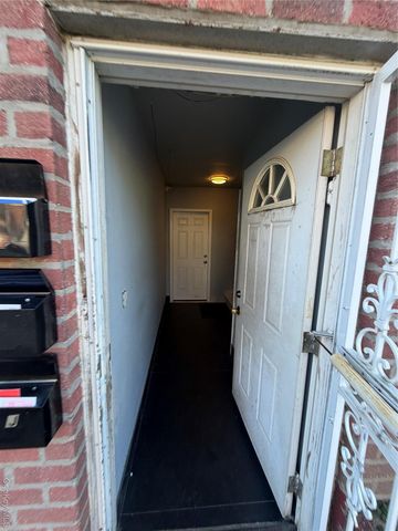 4048 Harper Avenue, Bronx, NY 10466