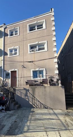 4048 Harper Avenue, Bronx, NY 10466