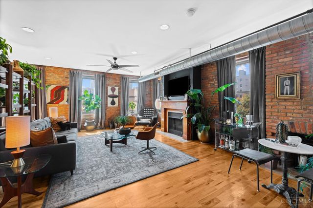 404 Reading Road, Cincinnati, OH 45202