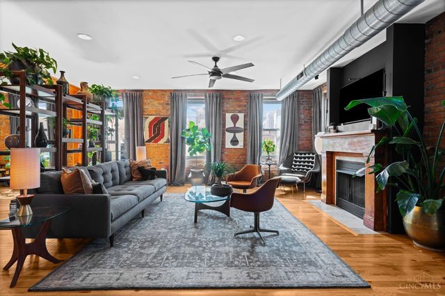 404 Reading Road, Cincinnati, OH 45202