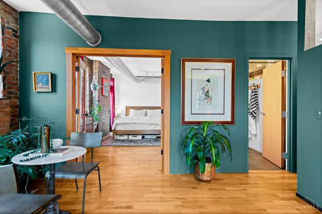 404 Reading Road, Cincinnati, OH 45202