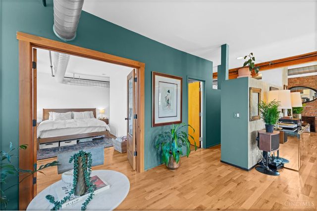 404 Reading Road, Cincinnati, OH 45202