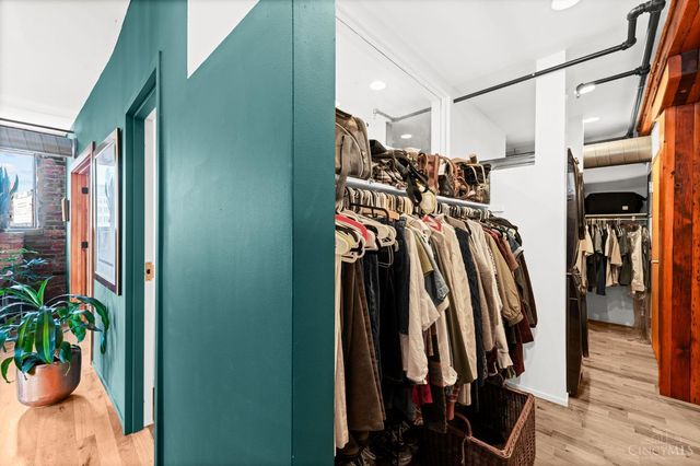 404 Reading Road, Cincinnati, OH 45202