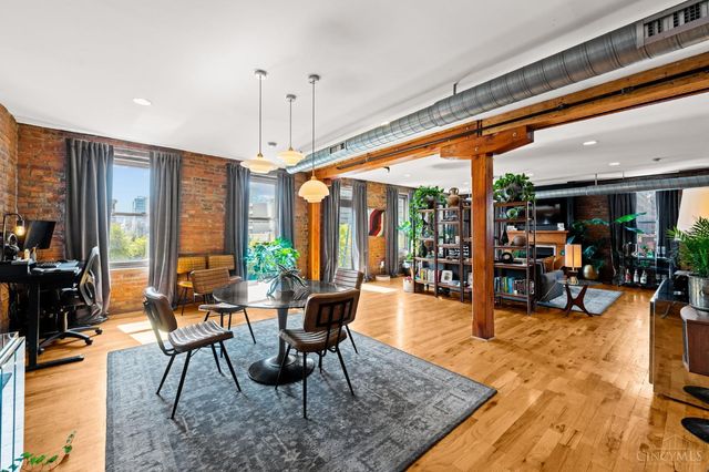 404 Reading Road, Cincinnati, OH 45202