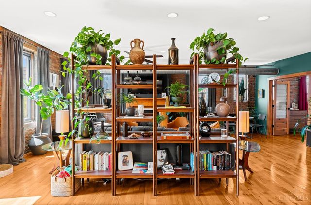 404 Reading Road, Cincinnati, OH 45202