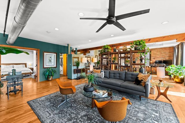 404 Reading Road, Cincinnati, OH 45202