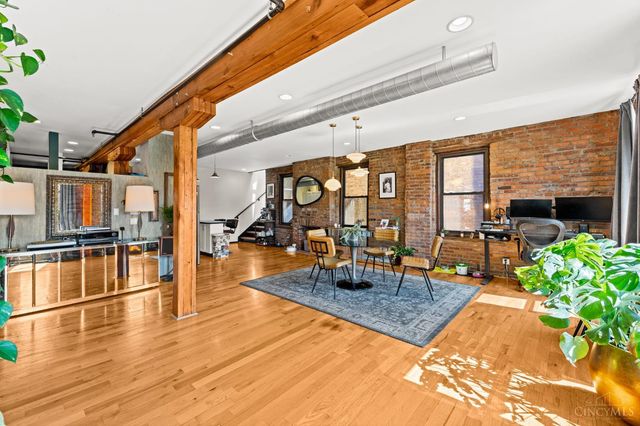 404 Reading Road, Cincinnati, OH 45202