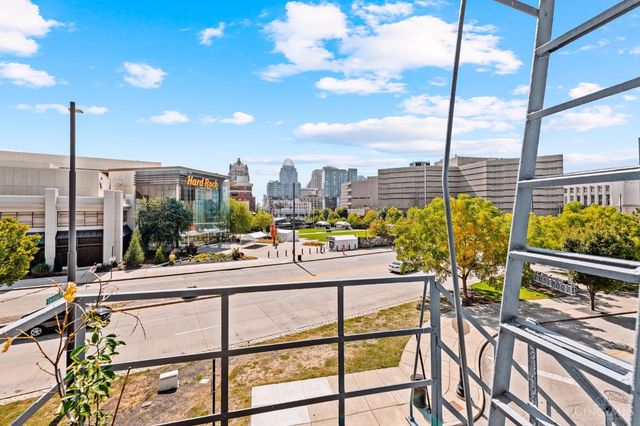 404 Reading Road, Cincinnati, OH 45202