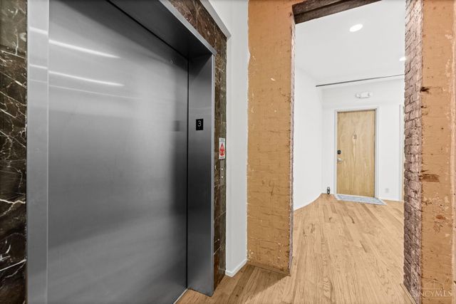 404 Reading Road, Cincinnati, OH 45202