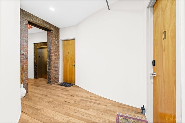 404 Reading Road, Cincinnati, OH 45202