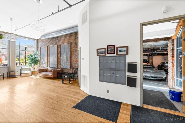 404 Reading Road, Cincinnati, OH 45202