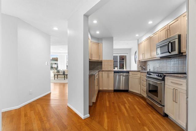 25 Marion St 46, Brookline, MA 02446