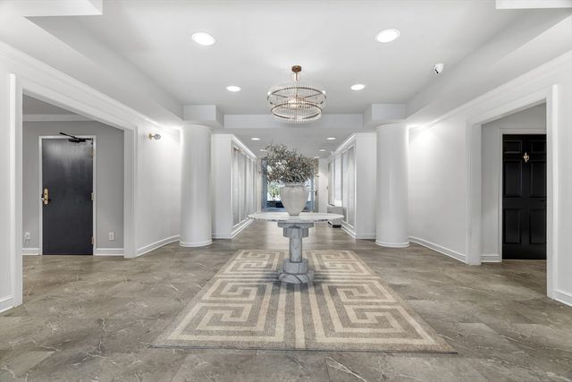 25 Marion St 46, Brookline, MA 02446