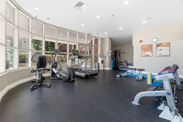 25 Marion St 46, Brookline, MA 02446