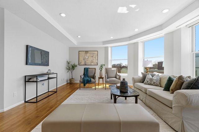 25 Marion St 46, Brookline, MA 02446