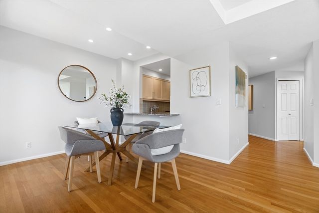 25 Marion St 46, Brookline, MA 02446